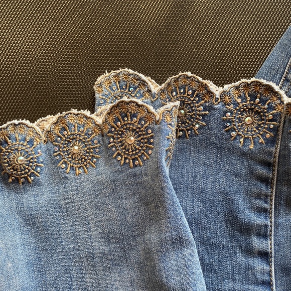 Scalloped details jeans - Picture 2 of 3